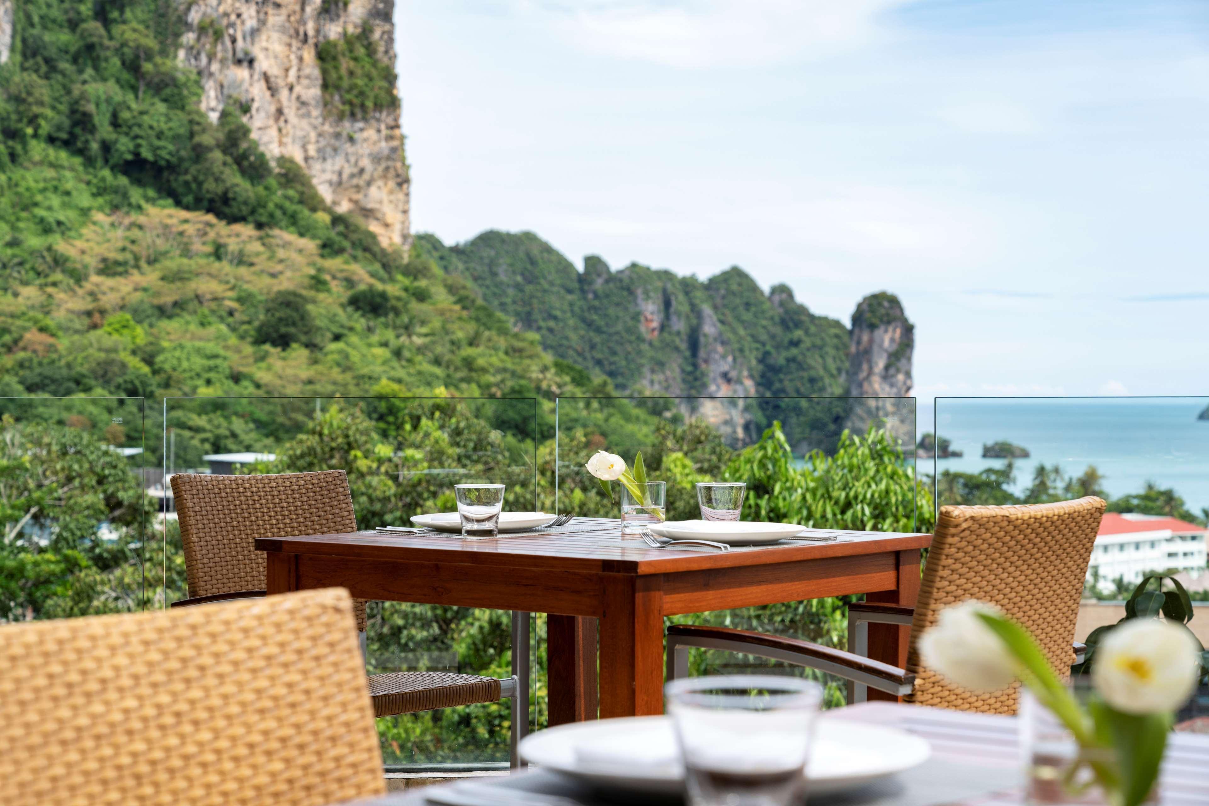 Avani Ao Nang Cliff Krabi Resort Ngoại thất bức ảnh